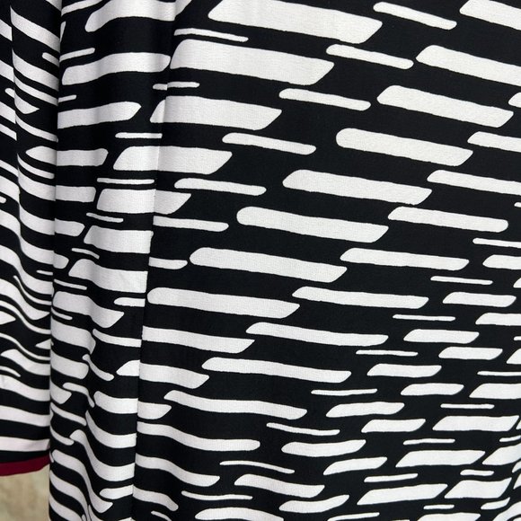 πStudio One Studio One V-Neckline 1/2 Sleeves PluPlus Size Soft Flowing Dress - Picture 7 of 15